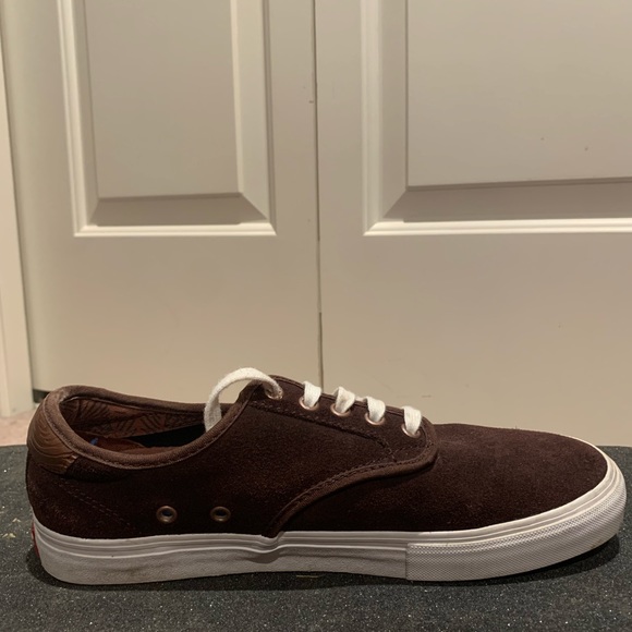 Vans - Picture 5 of 7